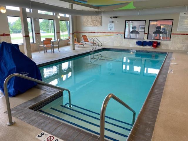 Holiday Inn Express Moline - Quad Cities Area By Ihg מראה חיצוני תמונה